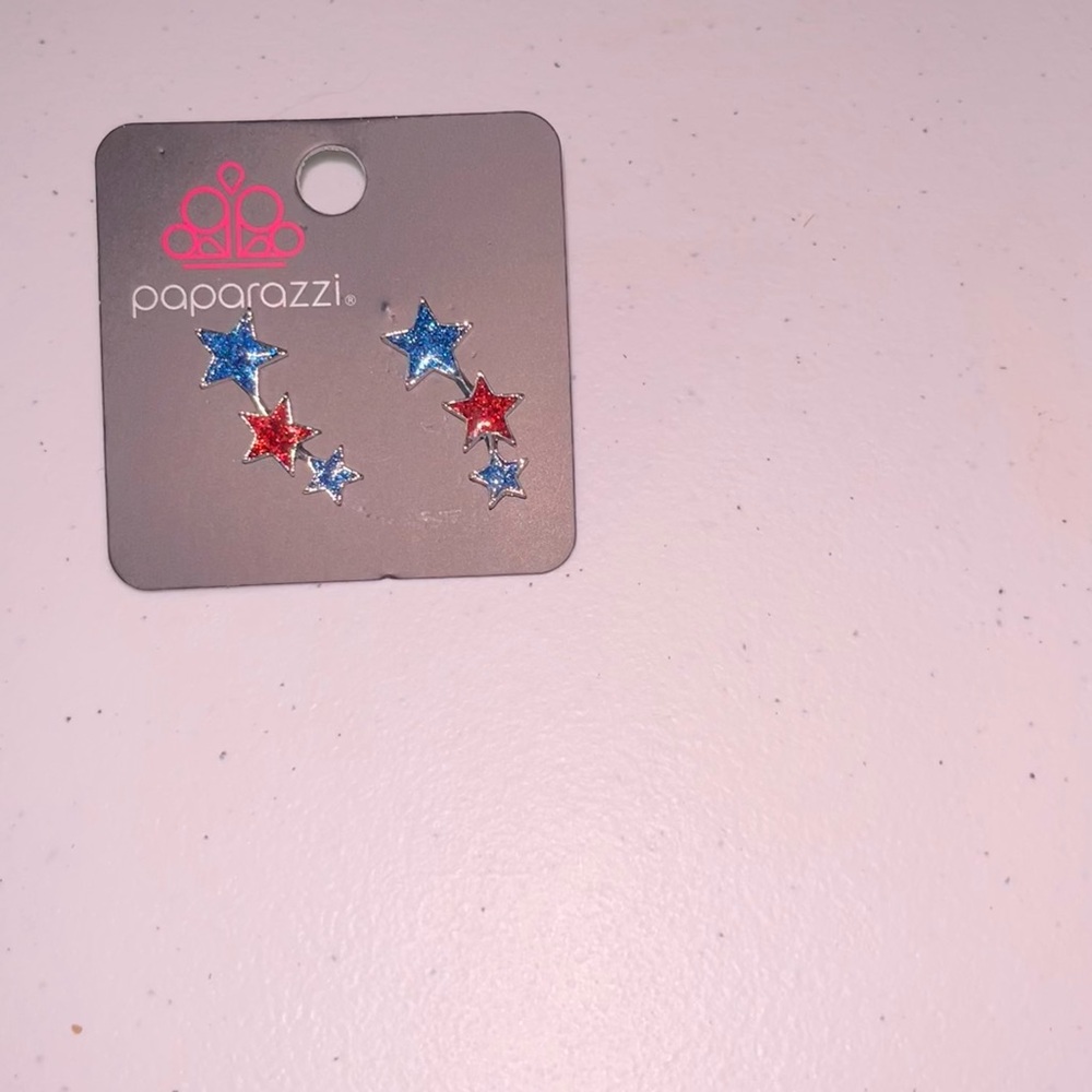 💙 NWT Paparazzi Red & Blue Star Earrings